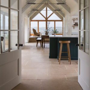 Mia Urbo Stone – Dee Delikatnie antykowana - podloga kamienna plytka wapienna - limestone tumbled - Kalkstein fliesen