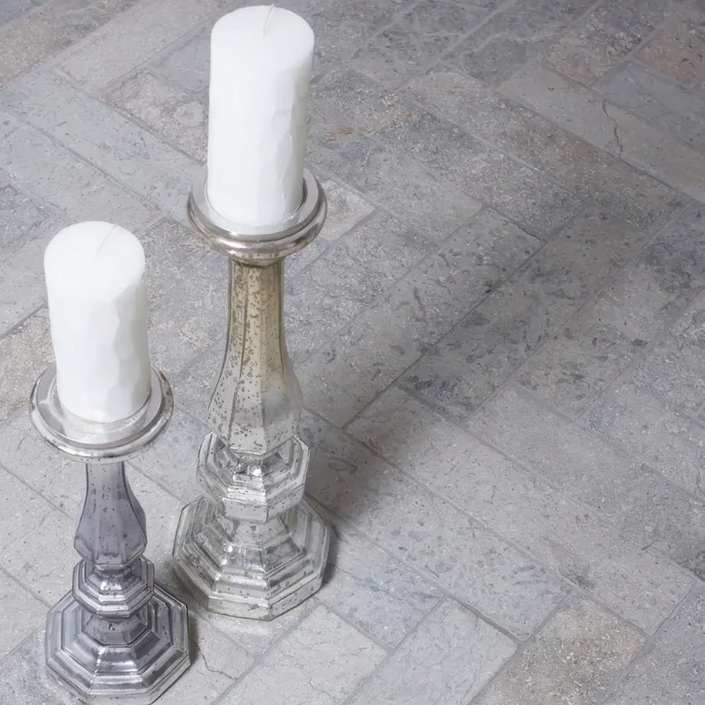 Parkiet kamienny w jodelke Płytki wapienne szare matowe Limestone kalksteinfliese naturstein antik naturstein vápencovádlažba Hurtownia Kamienia Mia Urbo Stone Goethe