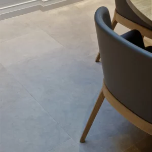Plytki wapienne kamienne bezowe rustykalne postarzane antypoślizgowe antykowane Limestone kalksteinfliese naturstein antik naturstein vápencovádlažba Hurtownia Kamienia Mia Urbo Stone Hackney Piaskowany