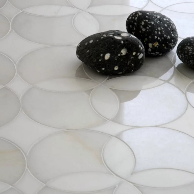 Urbo-Stone-Constantine-White-Water-Jet-mozaika-marmurowa-parkiet-kamienny-multikolor-Marmormosaik-Steinmosaik