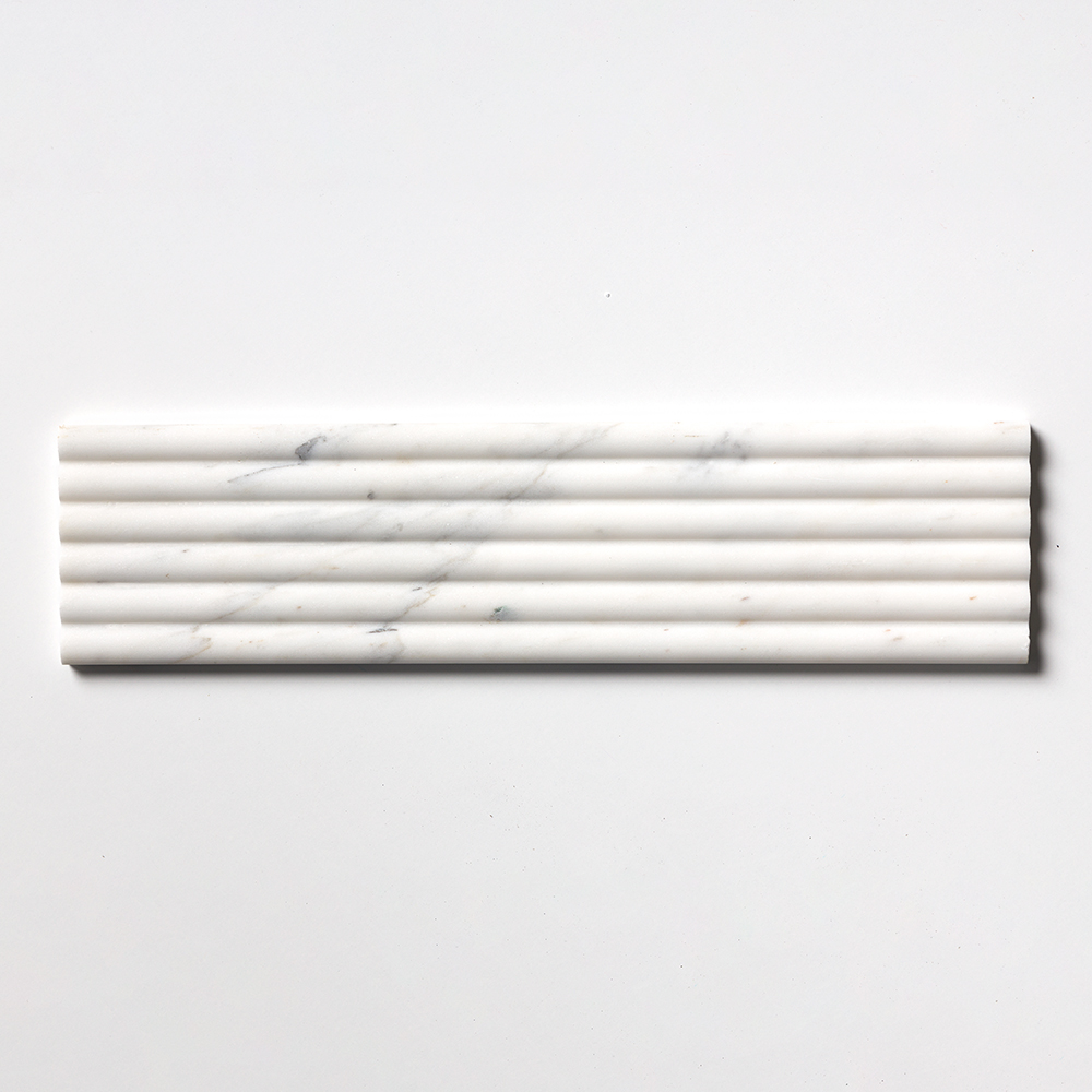 Ryflowana płytka marmurowa 3D Calacatta GOLD Salvatori ryflowana do łazienki karbowana fluted marble tile Wave biały marmur marmorfliesen 45x90cm #LuksusoweWnętrza #RyflowanePłytki3D marmorfliesen Mramorové dlaždice Marmora Flīzes Marmurinės plytelės