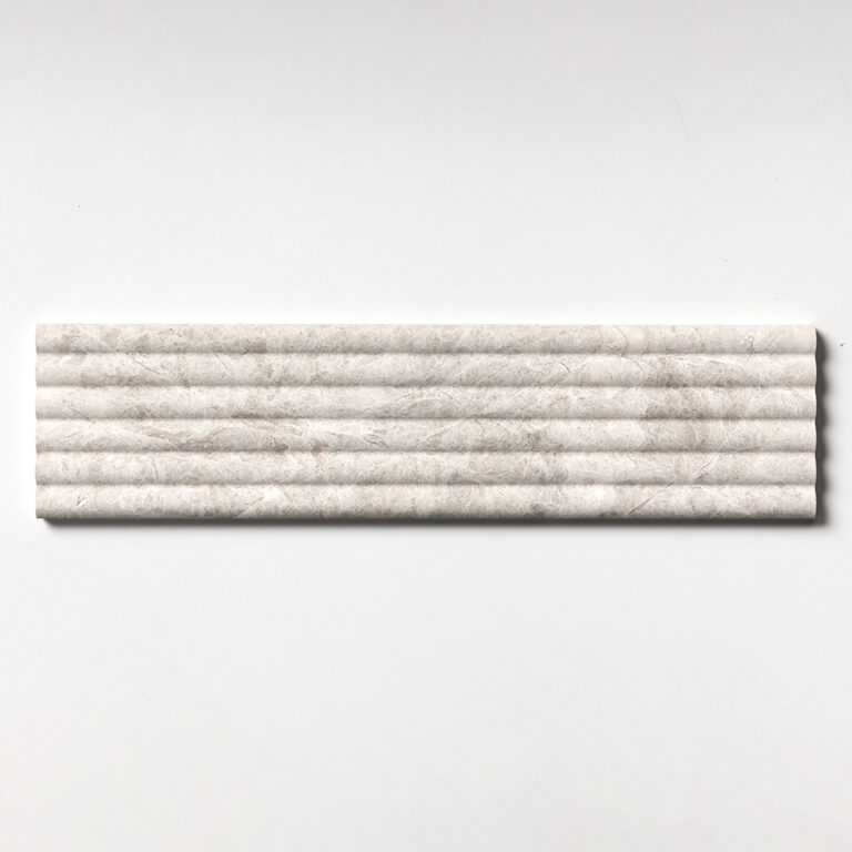 Ryflowana płytka marmurowa 3D Pedra Grigia Salvatori ryflowana karbowana fluted marble tile szara grey marmur marmorfliesen #LuksusoweWnętrza #RyflowanePłytki3D marmorfliesen Mramorové dlaždice Marmora Flīzes Marmurinės plytelės