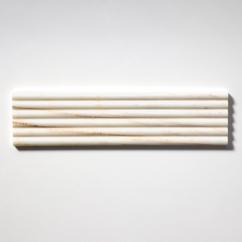 Ryflowana płytka marmurowa 3D Calacatta AMBER Salvatori ryflowana karbowana fluted marble tile biała marmur marmorfliesen #LuksusoweWnętrza #RyflowanePłytki3D marmorfliesen Mramorové dlaždice Marmora Flīzes Marmurinės plytelės