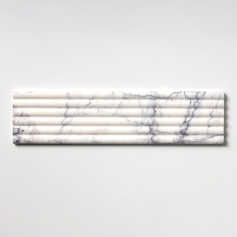 Ryflowana płytka marmurowa 3D LILAC Salvatori ryflowana do łazienki karbowana fluted marble tile Wave biały marmur marmorfliesen 45x90cm #LuksusoweWnętrza #RyflowanePłytki3D marmorfliesen Mramorové dlaždice Marmora Flīzes Marmurinės plytelės