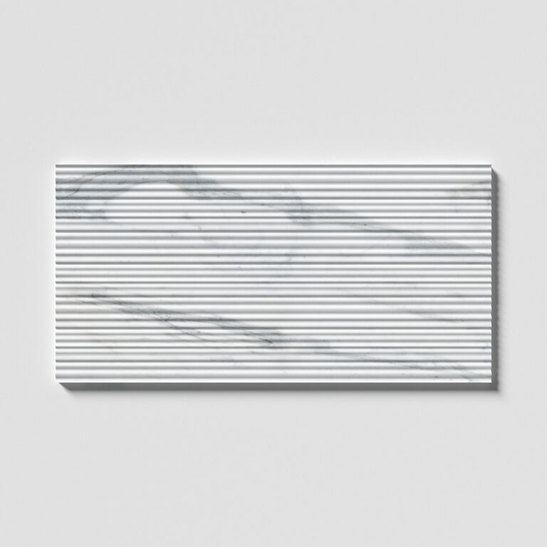 Ryflowana płytka marmurowa 3D Calacatta Gold Salvatori ryflowana do łazienki karbowana fluted marble tile LILAC Wave Biała marmur marmorfliesen 45x90cm #LuksusoweWnętrza #RyflowanePłytki3D marmorfliesen Mramorové dlaždice Marmora Flīzes Marmurinės plytelės