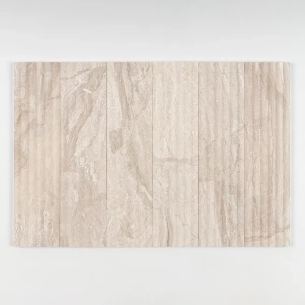 Ryflowana płytka marmurowa 3D SAND Salvatori ryflowana do łazienki karbowana fluted marble tile Wave beżowy marmur marmorfliesen 45x90cm #LuksusoweWnętrza #RyflowanePłytki3D marmorfliesen Mramorové dlaždice Marmora Flīzes Marmurinės plytelės
