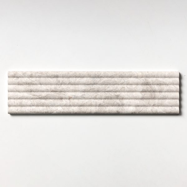 Ryflowana płytka marmurowa 3D Pedra Grigia Salvatori ryflowana karbowana fluted marble tile szara grey marmur marmorfliesen #LuksusoweWnętrza #RyflowanePłytki3D marmorfliesen Mramorové dlaždice Marmora Flīzes Marmurinės plytelės