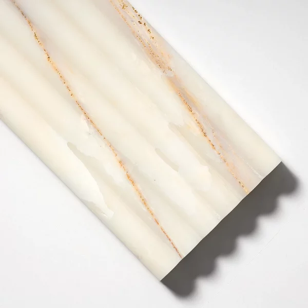 Ryflowana płytka marmurowa 3D Calacatta AMBER Salvatori ryflowana karbowana fluted marble tile biała marmur marmorfliesen #LuksusoweWnętrza #RyflowanePłytki3D marmorfliesen Mramorové dlaždice Marmora Flīzes Marmurinės plytelės