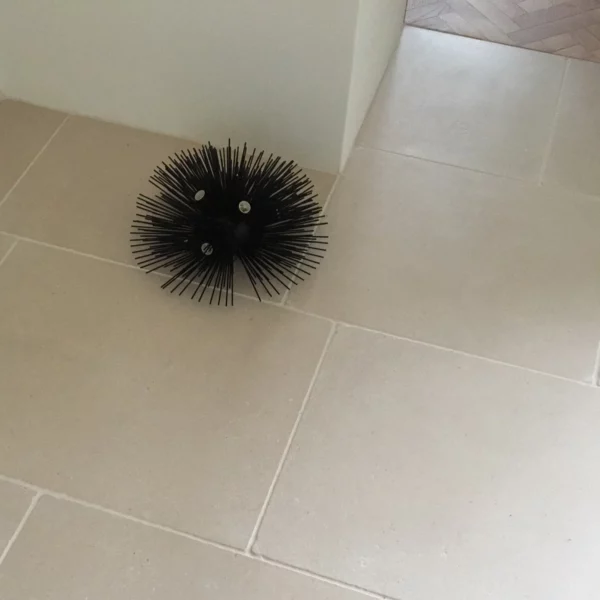 Kamienne płytki wapienne w odcieniach beżu do kuchni, łazienki, salonu, na schody, na parapety, na kominki, na zewnątrz, na elewacje. Kamień od producenta, Hurtownia Kamienia, #wapień #trawertyn #Kalksteinfliesen #KalkakmenioPlytelės #VápencovéDlaždice #KaļķakmensFlīzes #PaekiviPlaadid #retro #vintage #antyk #zabytek #limestone Mia Urbo Stone Grizia Beige