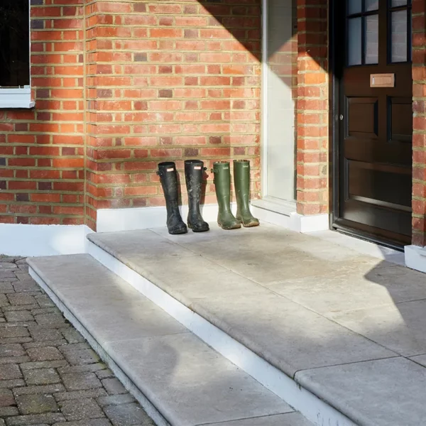 Plytki wapienne kamienne bezowe rustykalne postarzane antypoślizgowe antykowane Limestone kalksteinfliese naturstein antik naturstein vápencovádlažba Hurtownia Kamienia Mia Urbo Stone Hackney Piaskowany