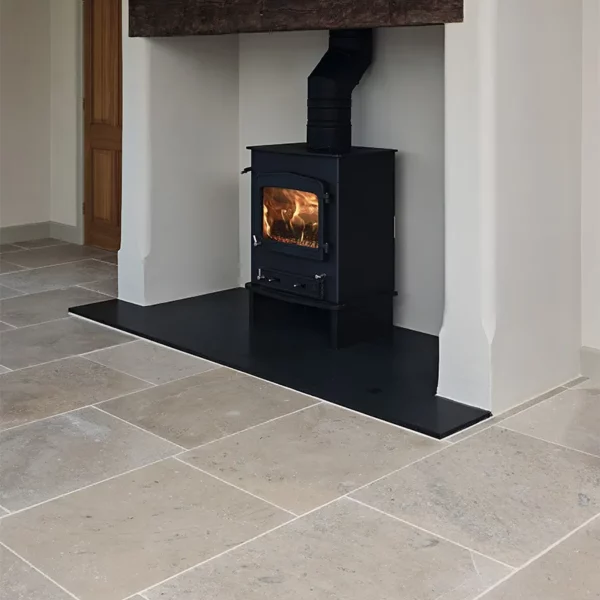 Beżowe rustykalne płytki kamienne wapienne do kuchni, łazienki, salonu, na schody, na parapety, na kominki, na zewnątrz, na elewacje. Kamień od producenta, Hurtownia Kamienia, #wapień #trawertyn #Kalksteinfliesen #KalkakmenioPlytelės #VápencovéDlaždice #KaļķakmensFlīzes #PaekiviPlaadid #retro #vintage #antyk #zabytek #limestone