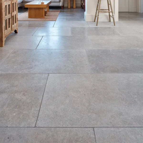 Płytki kamienne szare wapienne matowe postarzane antykowane klasyczne rustykalne do kuchni łazienki salonu holu restauracji hotelu Limestone kalksteinfliese naturstein antik naturstein vápencovádlažba Purbeck Mia Urbo Stone Hurtownia Kamienia Warszawa Lodz Gdansk Krakow Wrocław Katowice Szczecin