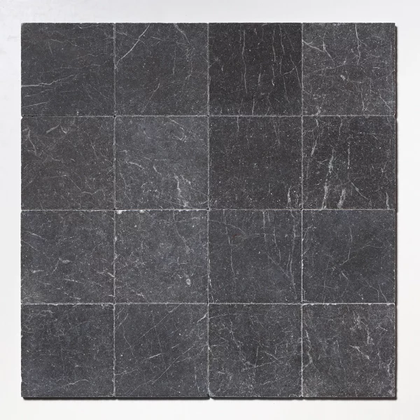Royal Black - delikatnie antykowana czarna plytka marmurowa 2 tumbled marble tiles antik marmor steinfliesen