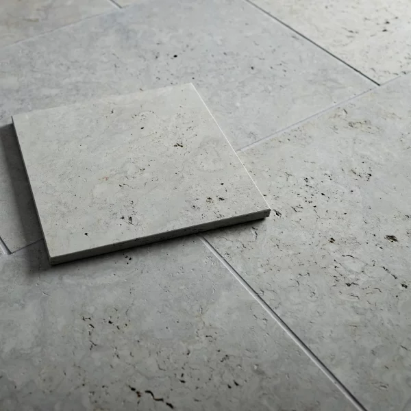 Wapień - Płytki kamienne szare wapienne matowe elewacyjne na ścianę podłogę kamień tarasowy na zewnątrz do kuchni łazienki salonu holu restauracji hotelu Limestone kalksteinfliese naturstein vápencovádlažba Ödimma Mia Urbo Stone Hurtownia Kamienia Warszawa Lódź Gdańsk Kraków Wrocław Katowice Szczecin Poznań