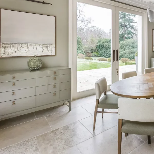 Wapień - Płytki kamienne szare wapienne matowe postarzane antykowane klasyczne vintage tarasowe na zewnątrz rustykalne do kuchni łazienki salonu holu restauracji hotelu Limestone kalksteinfliese naturstein antik naturstein vápencovádlažba Mia Urbo Stone Hurtownia Kamienia Warszawa Lodz Gdansk Krakow Wrocław Katowice Szczecin CLYDE