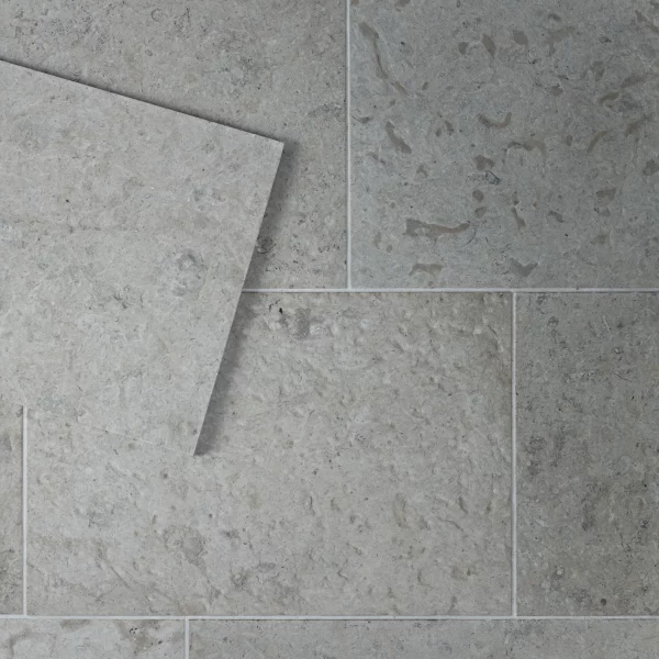 Wapień - Płytki kamienne szare wapienne matowe postarzane antykowane klasyczne vintage tarasowe na zewnątrz rustykalne do kuchni łazienki salonu holu restauracji hotelu Limestone kalksteinfliese naturstein antik naturstein vápencovádlažba Nordisk Storm Raw Antique Mia Urbo Stone Hurtownia Kamienia Warszawa Lodz Gdansk Krakow Wrocław Katowice Szczecin