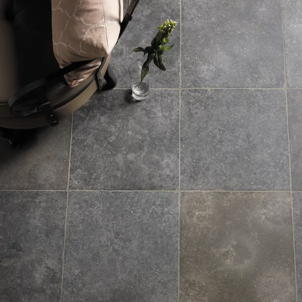 Wapien-szaro-brazowe-Plytki-wapienne-Wear-rustykalne-antykowane-postarzane-bebnowane-hurtownia-kamienia-Mia-Urbo-Limestone-tiles-Kalkstein-Fliesen-vapencove-dlazby-Kalkakmen